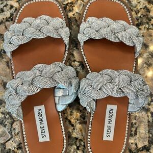 Steve Madden Newbie flat rhinestone sandals size 10 women’s